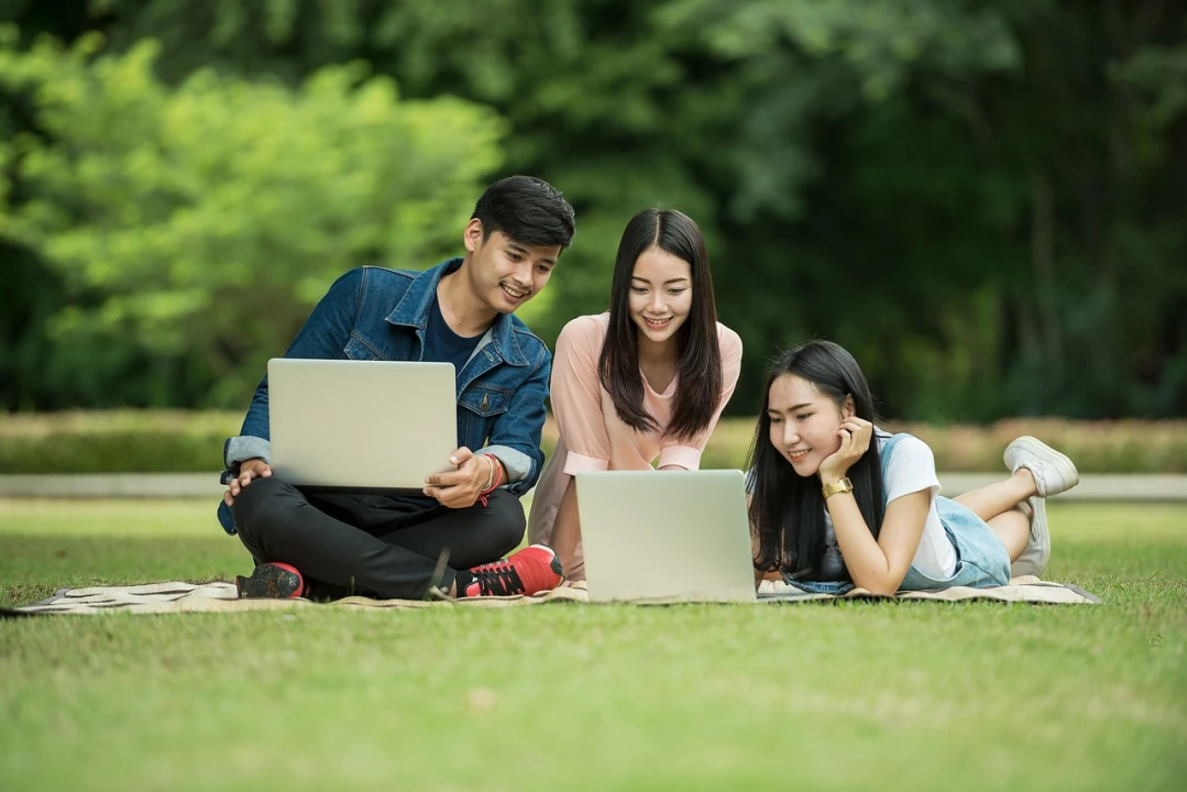 Yuk, Ngabuburit Sambil Kursus Online Bahasa Spanyol!